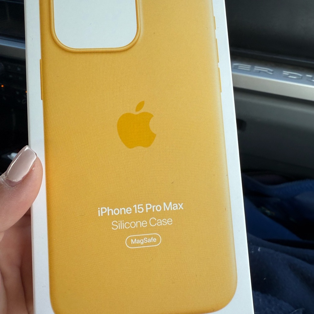 Apple iPhone 15 Pro Max Case - Vibrant Yellow